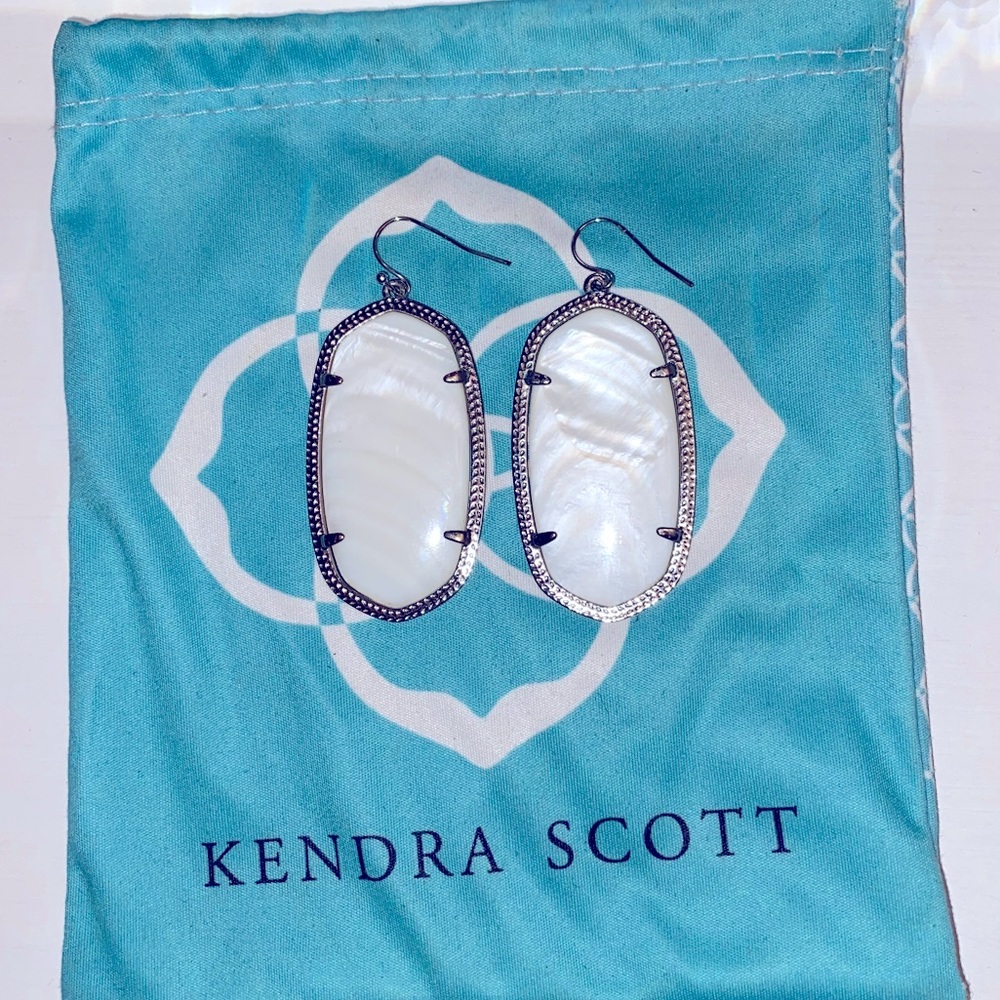 Kendra Scott Danielle earrings